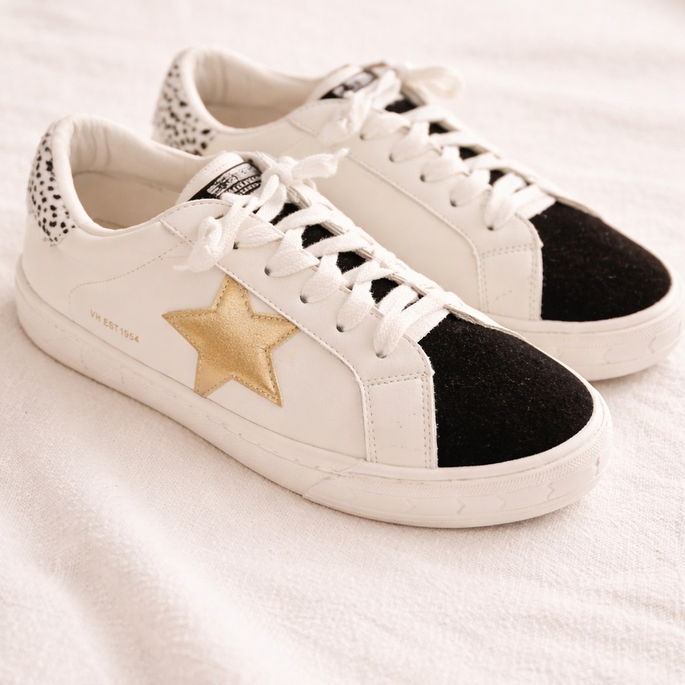 Vintage Havana White Sneakers with Black Toe and Gold Star Accent